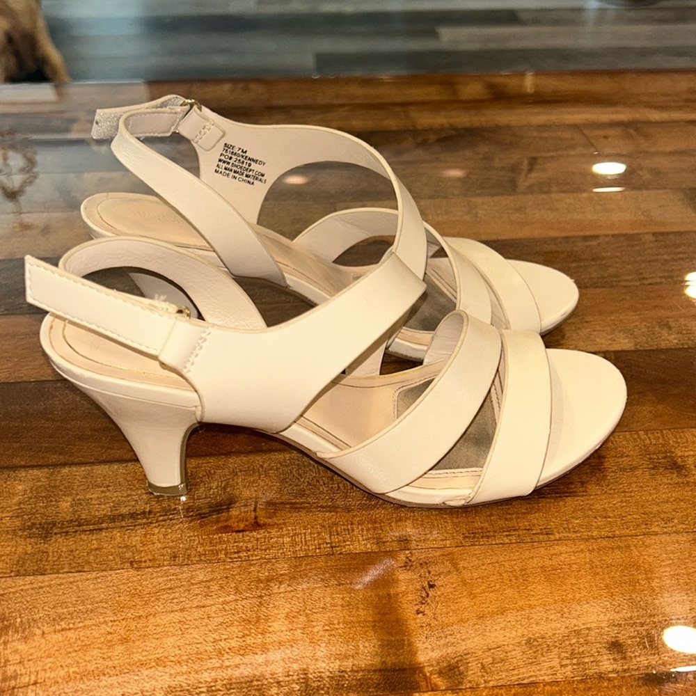 Women’s size 7 heels